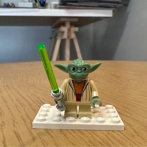 LEGO Star Wars Yoda Minifigure with Green Lightsaber